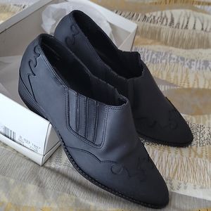 New Ladies Detail Booties